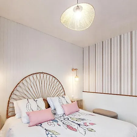Holiday home Charmante Maison Proche