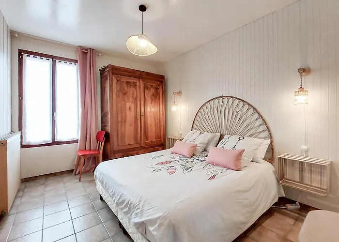 Charmante Maison Proche Будинок відпочинку *